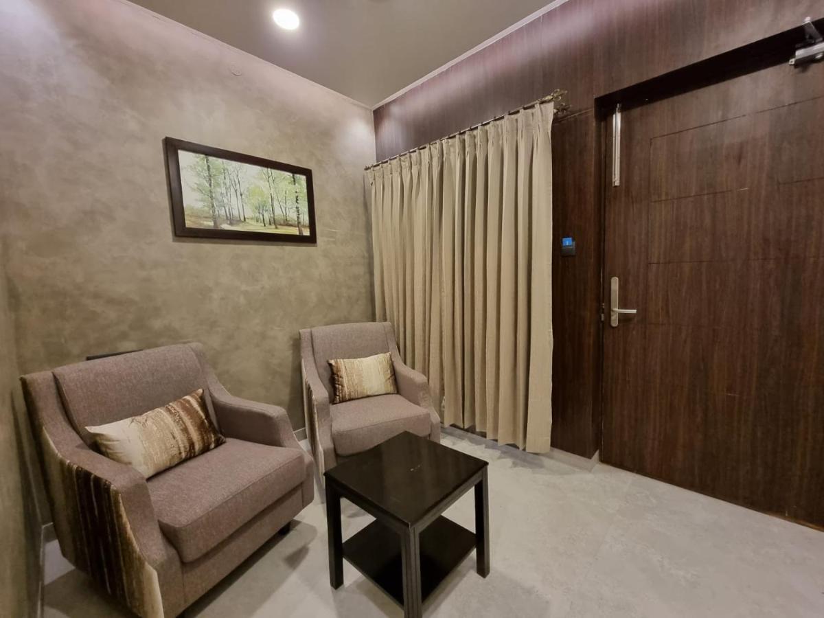 D Wayfarer Inn Resort Erode Εξωτερικό φωτογραφία