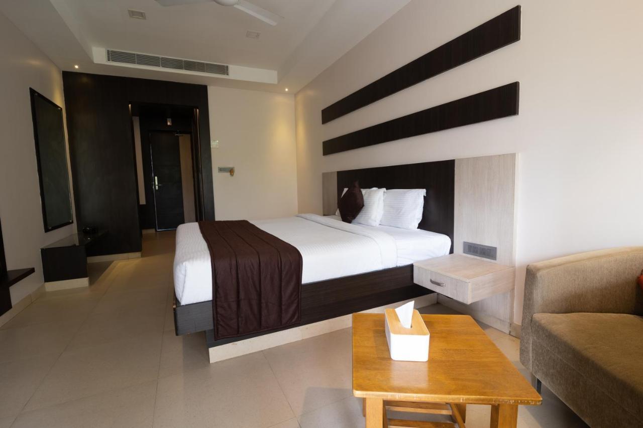 D Wayfarer Inn Resort Erode Εξωτερικό φωτογραφία