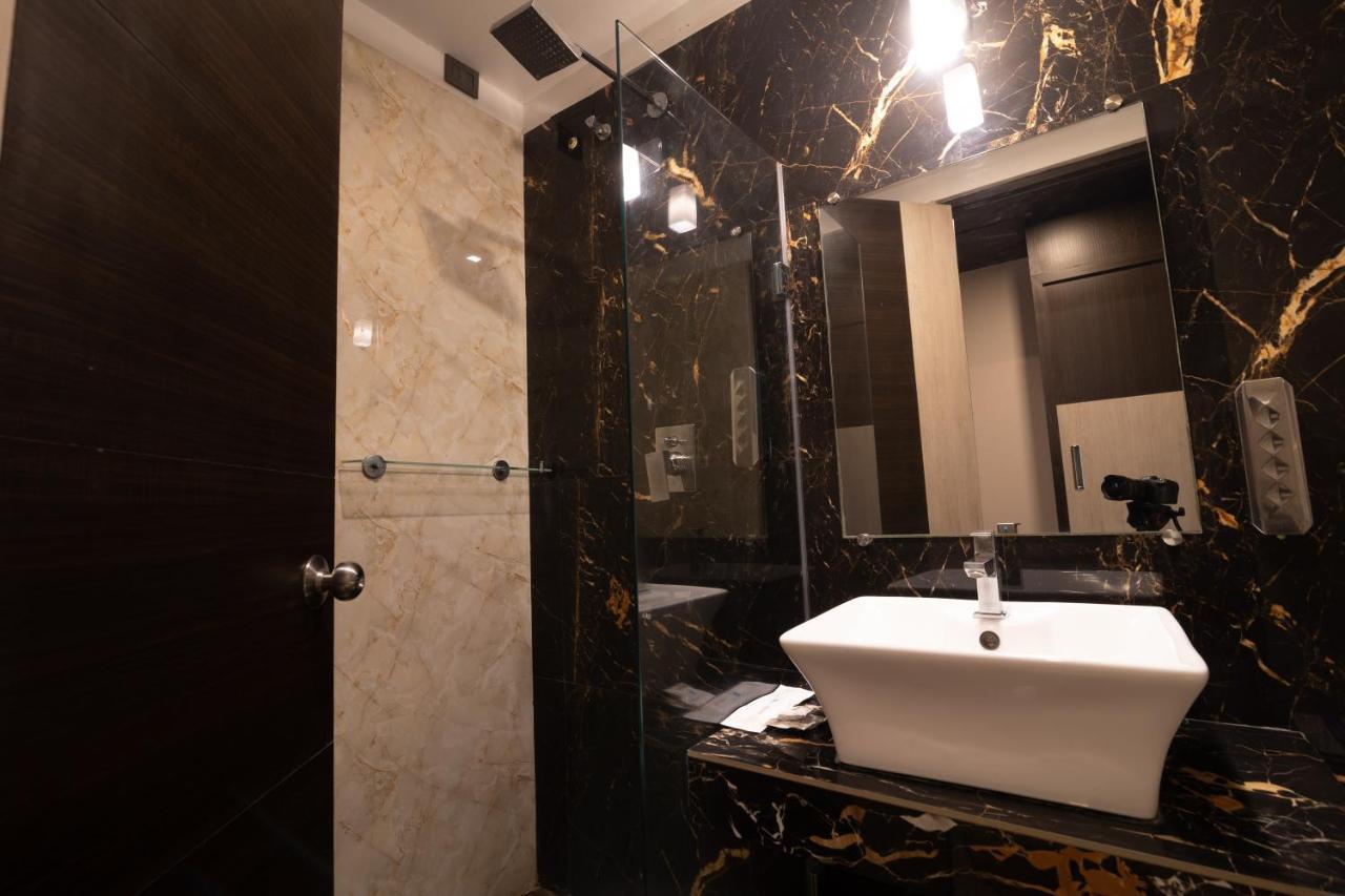 D Wayfarer Inn Resort Erode Εξωτερικό φωτογραφία