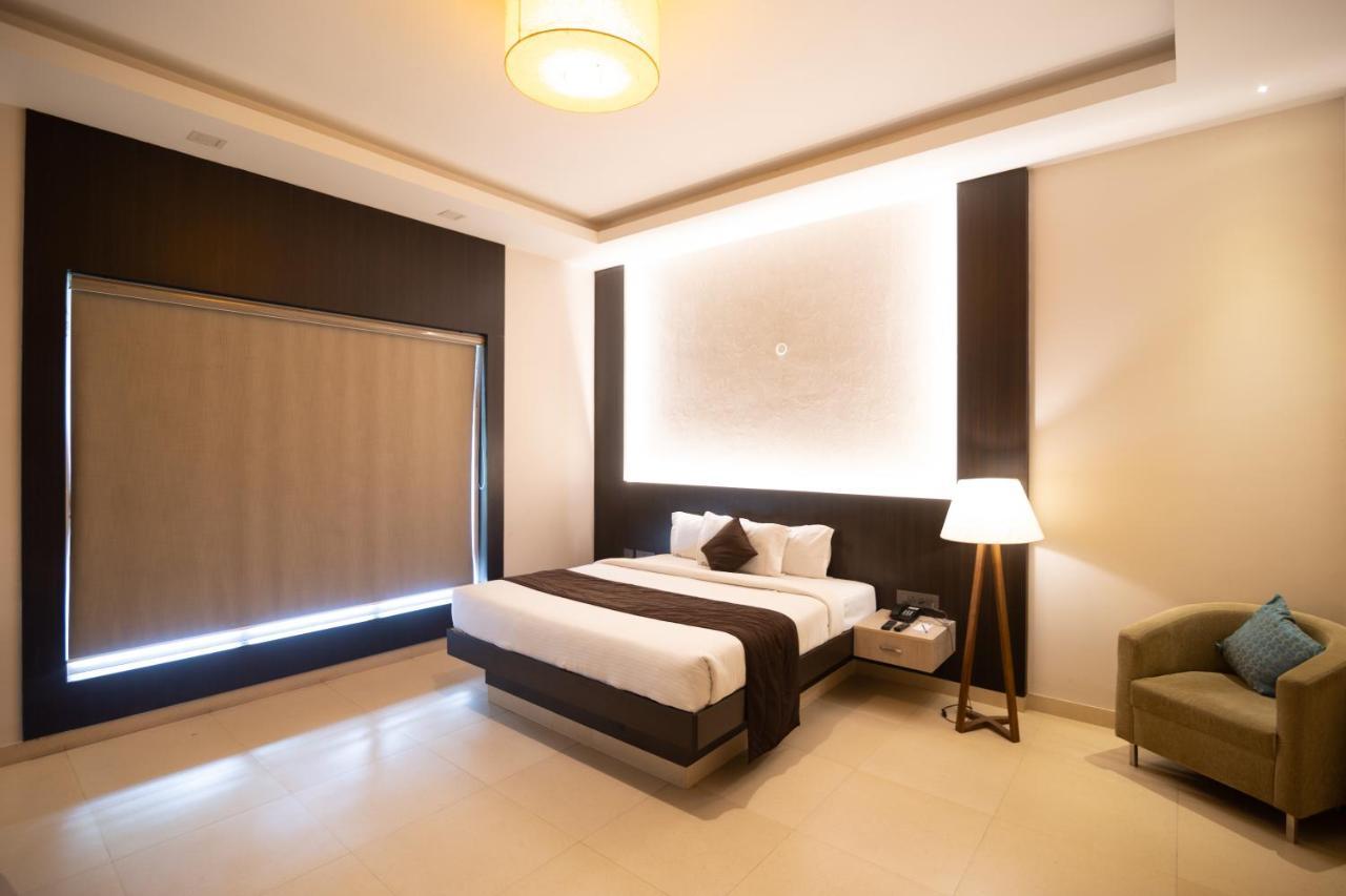 D Wayfarer Inn Resort Erode Εξωτερικό φωτογραφία