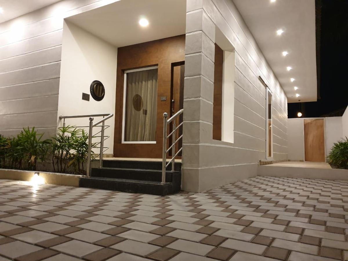 D Wayfarer Inn Resort Erode Εξωτερικό φωτογραφία