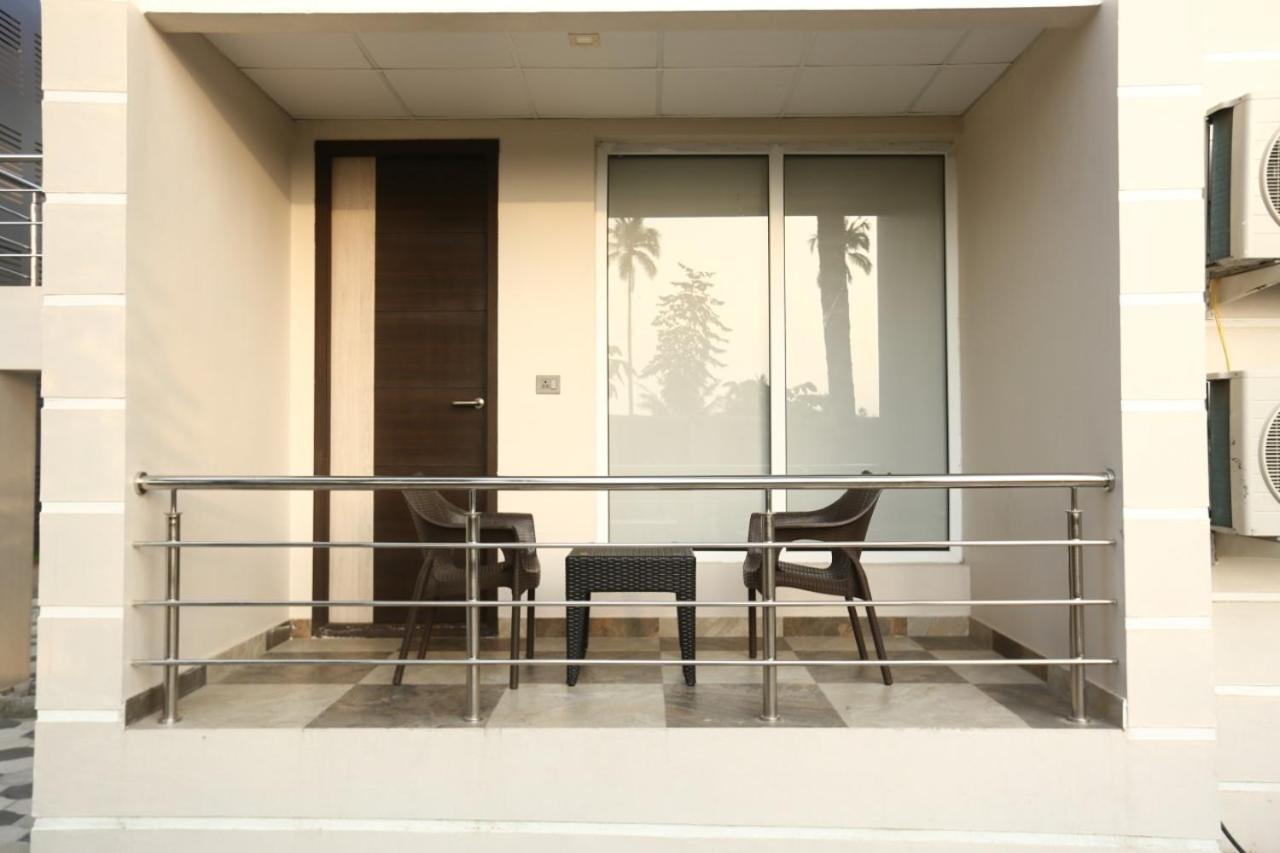 D Wayfarer Inn Resort Erode Εξωτερικό φωτογραφία
