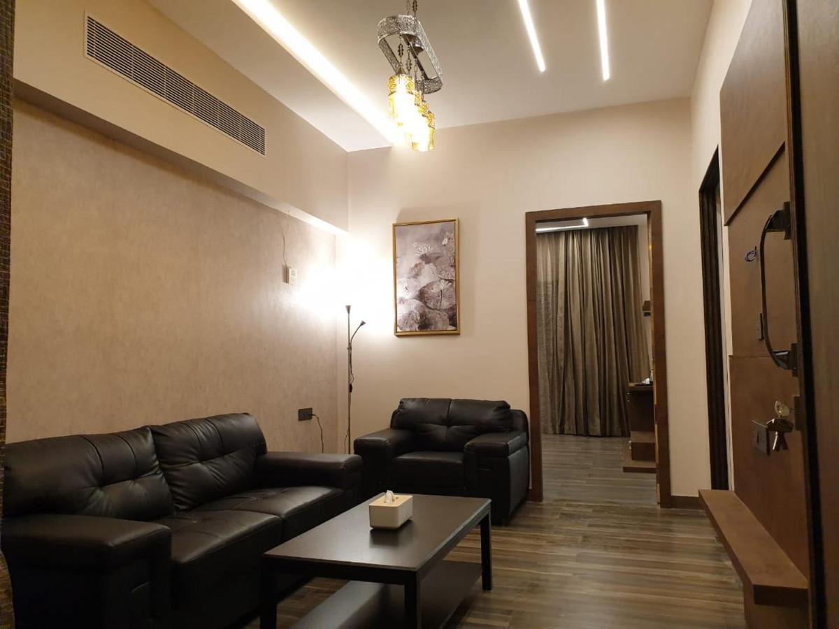 D Wayfarer Inn Resort Erode Εξωτερικό φωτογραφία